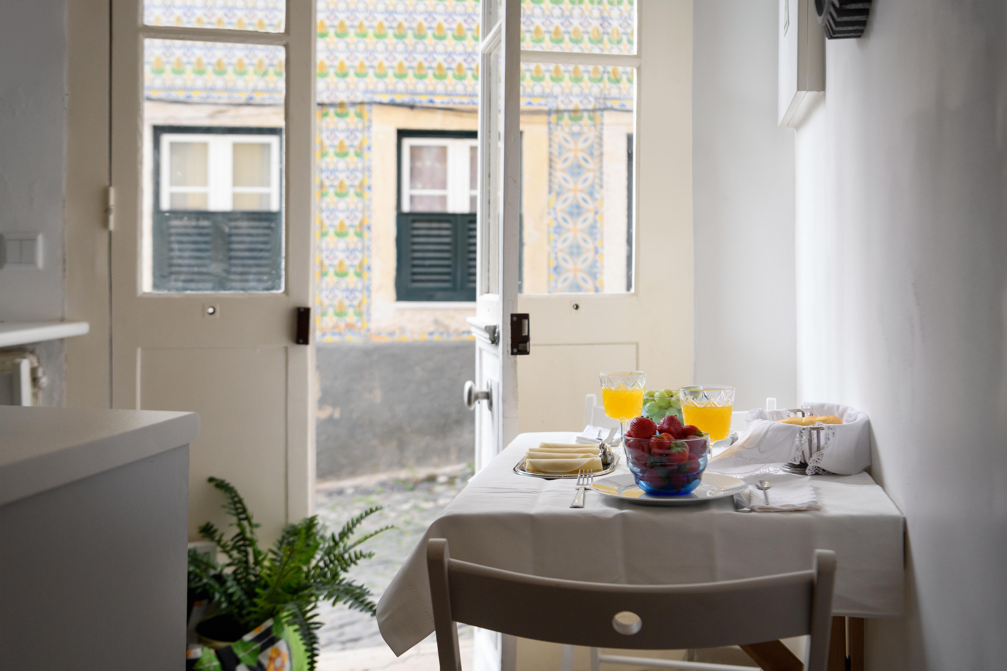 Alfama Yellow House Appartement